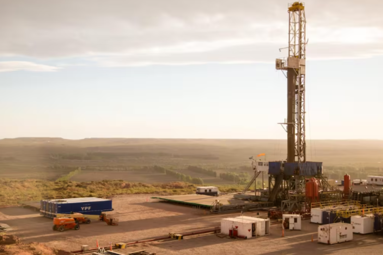 Vaca Muerta, Sierra Chata, Neuquén, ExxonMobil, YPF