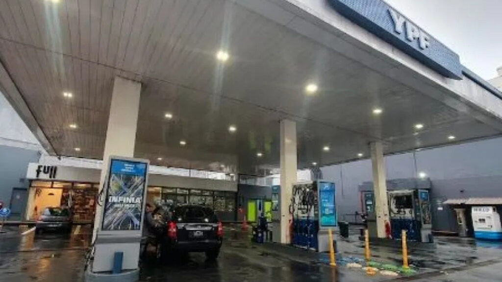 YPF, Nafta, combustibles, surtidores