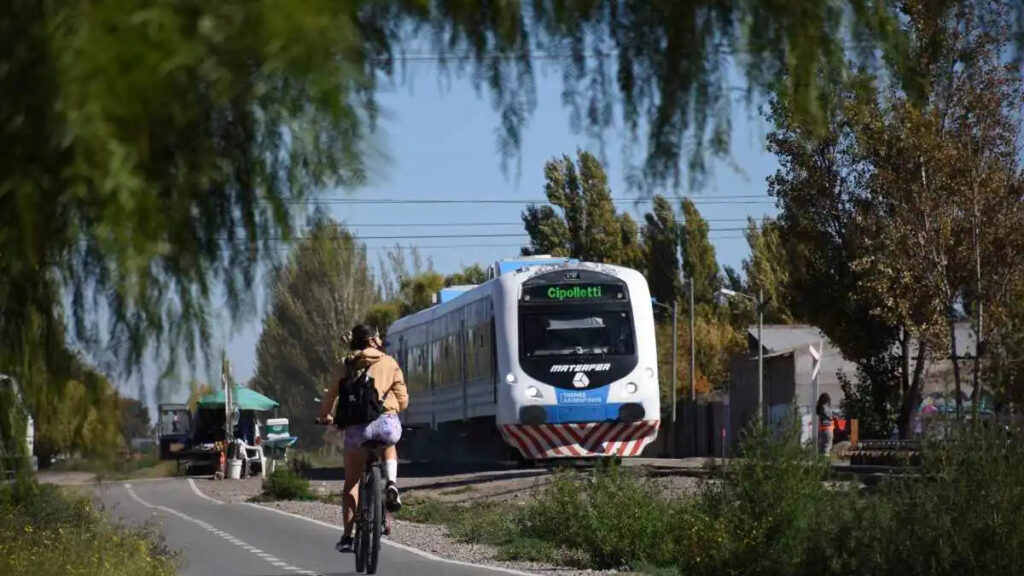 Tren del Valle, Neuquén, Rio Negro, Servicio regional, Cipolletti