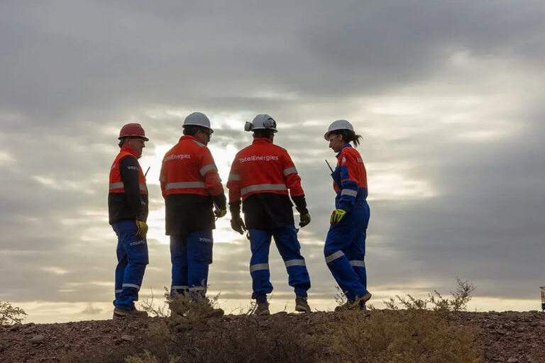 CERAWeek, TotalEnergies, Vaca Muerta, Venta de activos