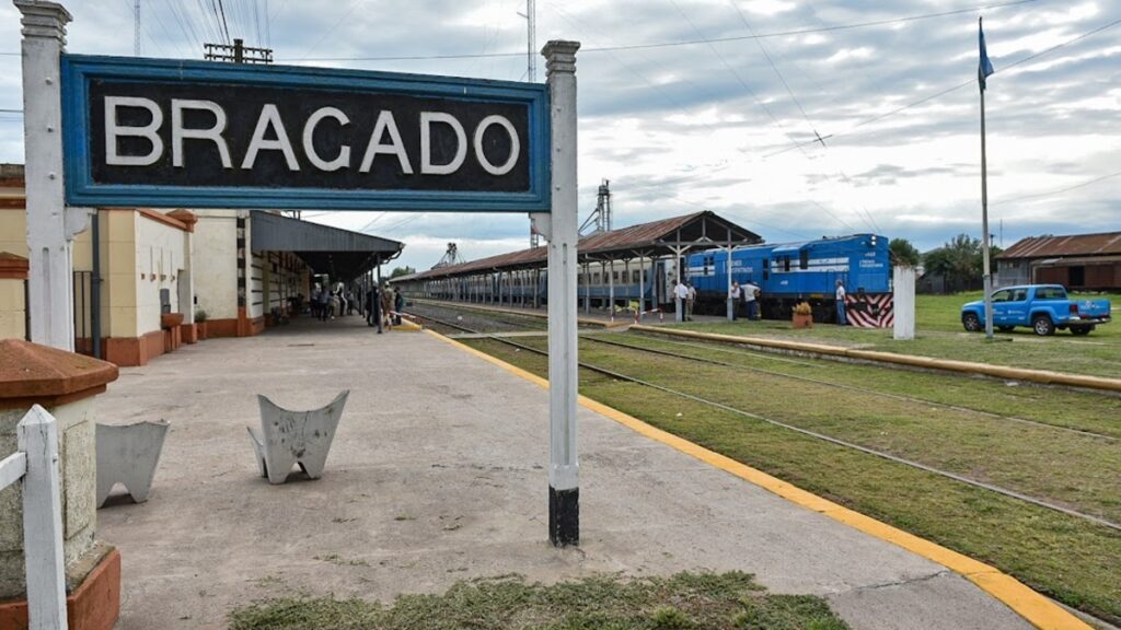 Trenes Argentinos, Larga distancia, Línea Sarmiento, Retiro - Bragado