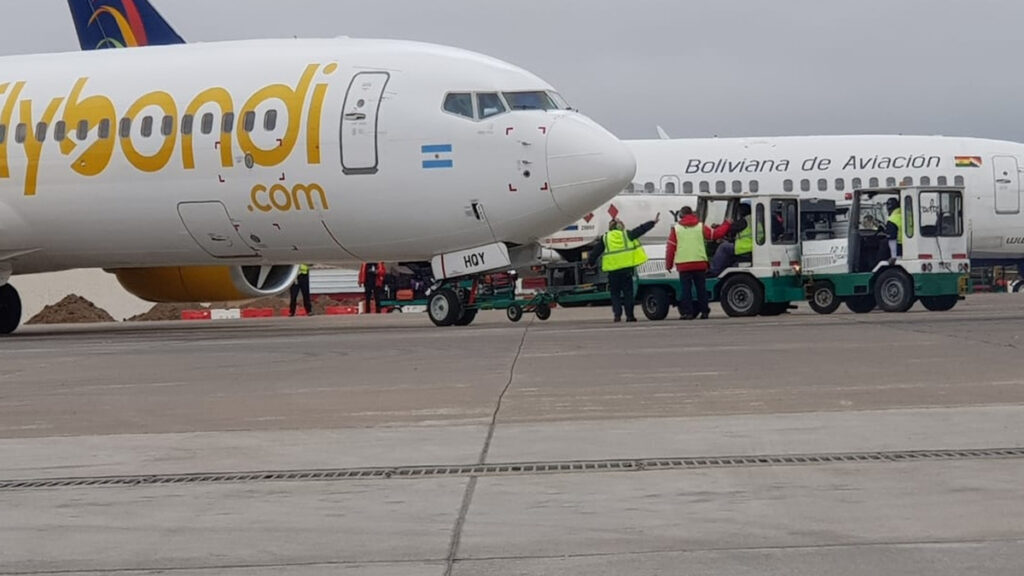 Flybondi, Vuelos, Transporte aéreo, Ezeiza, Paro de la cgt