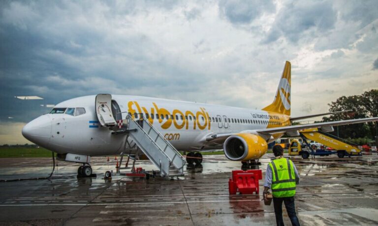 Flybondi, Vuelos, Transporte aéreo, Ezeiza, Paro de transporte