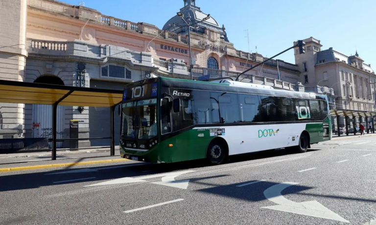 Paro de colectivos, UTA, CGT, Transporte público, tren