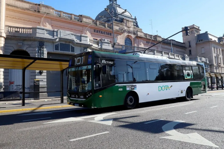 Paro de colectivos, UTA, CGT, Transporte público, tren