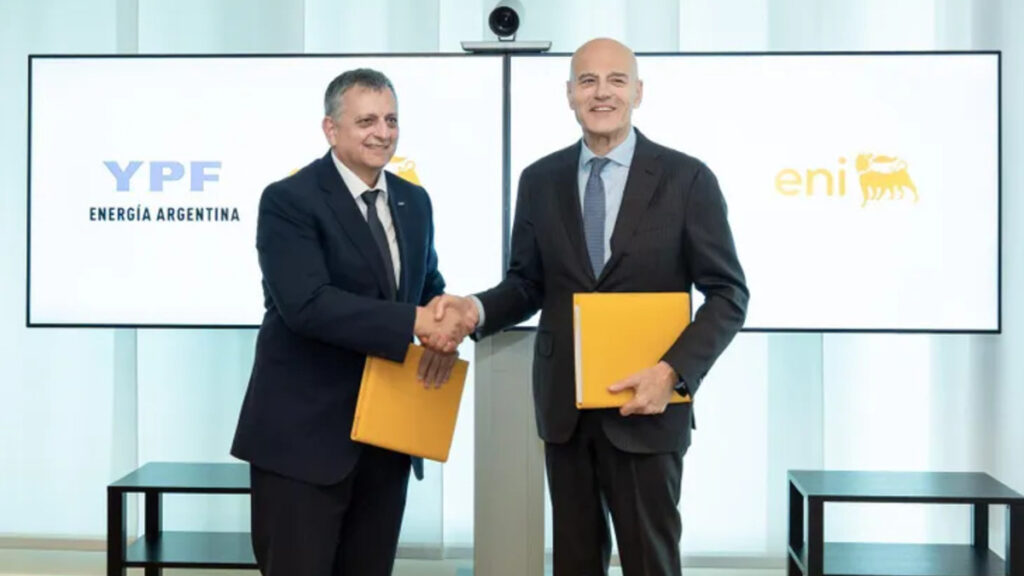 El presidente y CEO de YPF, Horacio Marín, y CEO de Eni, Claudio Descalzi, firmaron un Memorando de Entendimiento (MOU)