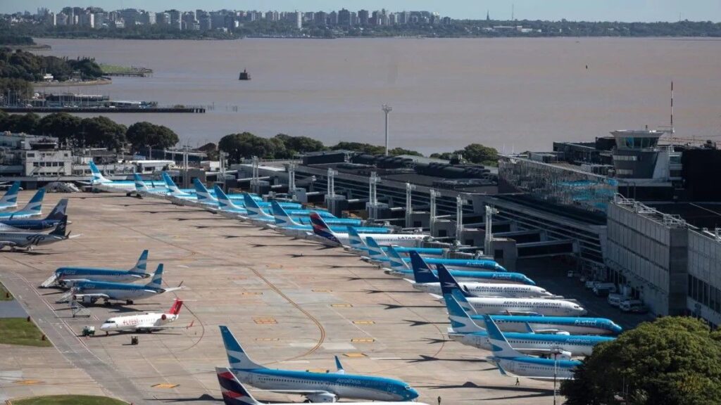 Controladores Aéreos, Paro, Vuelos. Aeropuertos