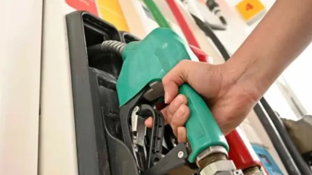 Combustibles, ventas, estaciones de servicio, gasoil.
