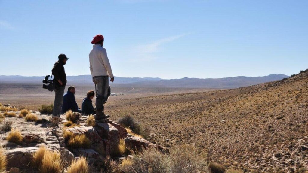 la exploración ya en curso en Mamuel Choique, donde el litio aparece en roca, lo que demanda una técnica de extracción diferente a la de las salinas del norte argentino.