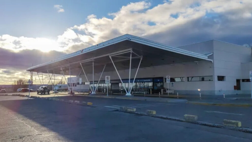 El Aeropuerto Internacional Piloto Civil Norberto Fernández, de Río Gallegos, estará cerrado completamente y sin operaciones aéreas por un período estimado en 90 días.