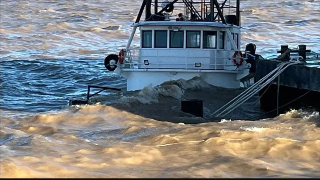Papu Mar, Hidrovía, Puerto de Buenos Aires, barco hundido