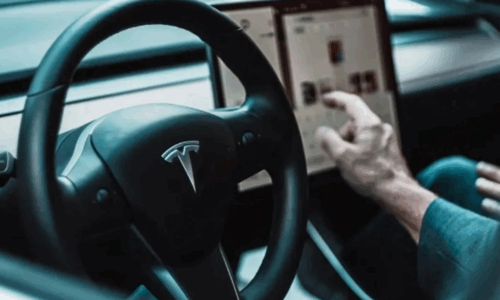 Tesla, Elon Musk, Conducción Autónoma