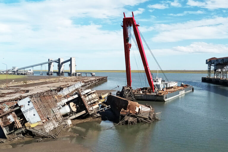 Barco hundido, salvamento, Servimagnus,