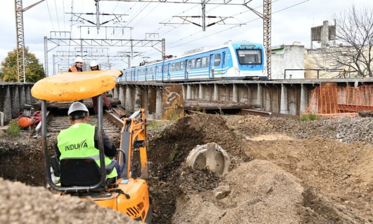 Línea Roca, Obras, suspensión, Trenes Argentinos