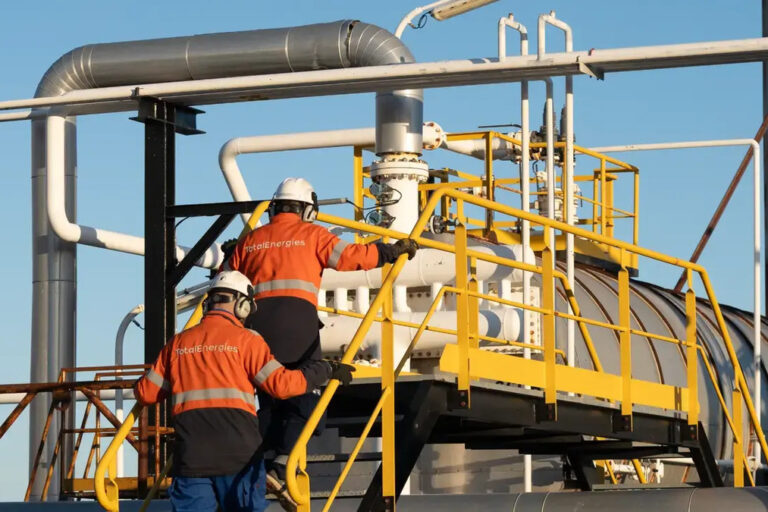TotalEnergies. Vaca Muerta, desinversión energética, YPF, bloques de gas shale oil Argentina
