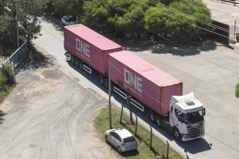 renault argentina, bitrenes, transporte de cargas, logistica, industria automotriz