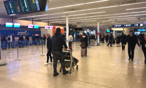 paro de controladores aéreos, ATEPSA, vuelos cancelados, aeropuertos, Aerolíneas Argentinas, conflicto gremial
