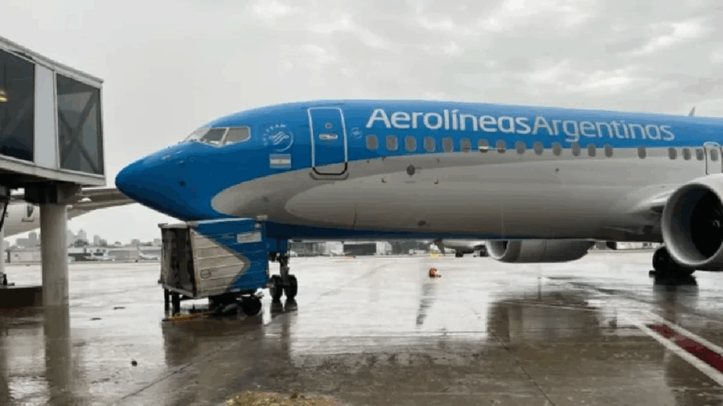 paro de controladores aéreos, ATEPSA, vuelos cancelados, aeropuertos, Aerolíneas Argentinas, conflicto gremial