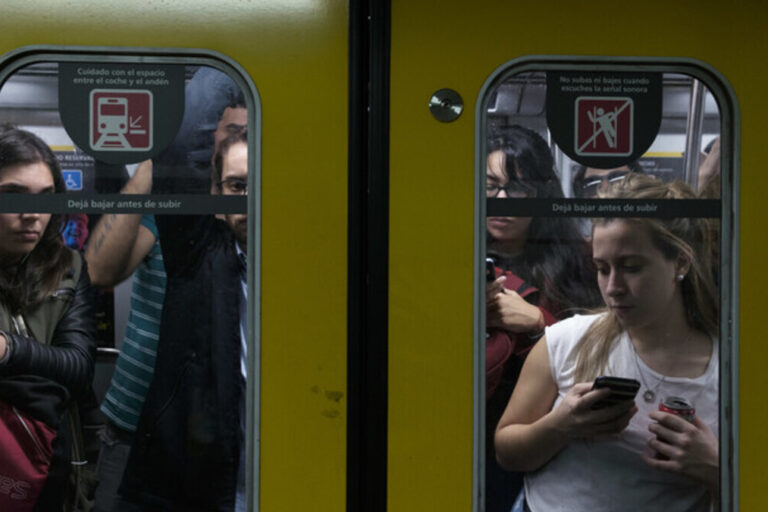 Subte, pasajeros, aumento del boleto, medios de pago, recuperación de usuarios