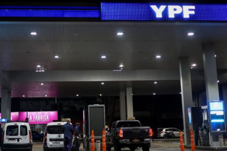 YPF, combustibles, descuentos, estaciones de servicio, aplicación YPF, Horacio Marín, autoservicio