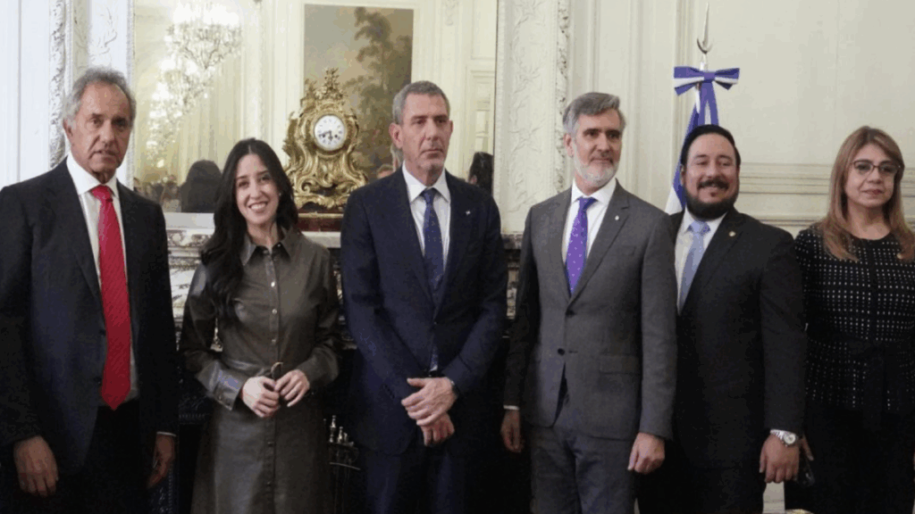 Argentina, El Salvador, Cielos Abiertos, Transporte Aéreo, Aerolíneas, Luis Pierrini, Homero Francisco Morales Herrera, Conectividad, Turismo