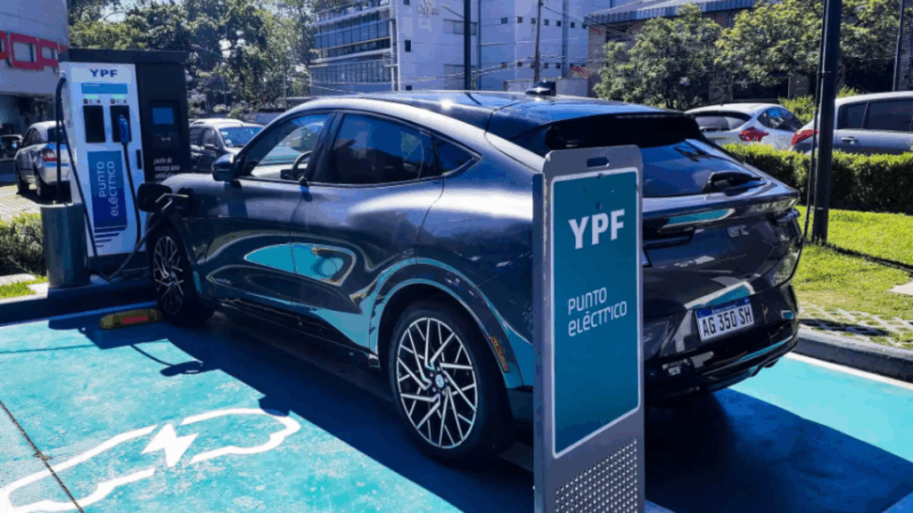 energía, movilidad eléctrica, autos eléctricos, estaciones de servicio, tarifas, Argentina, Brasil, Chile,