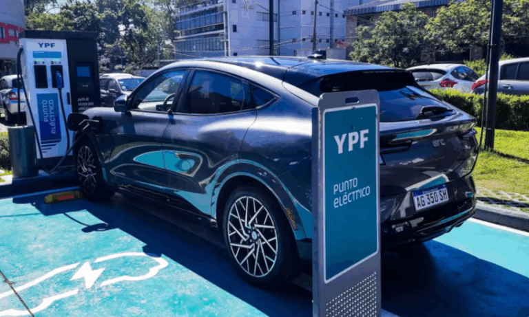 energía, movilidad eléctrica, autos eléctricos, estaciones de servicio, tarifas, Argentina, Brasil, Chile,