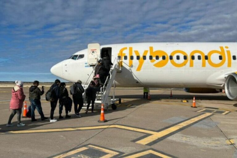 Vuelos, Flybondi, Transporte aéreo, Argentina, Frecuencias, Conectividad, Turismo, Mercado doméstico, Temporada alta