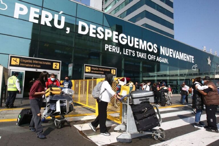 aeropuerto perú