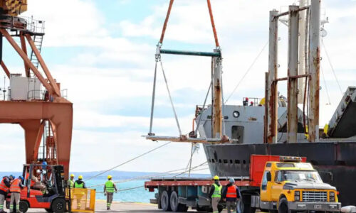 Vaca muerta sur, punta colorada, puerto san antonio este, exportacion de petroleo, acero, oleoducto, tanques de almacenamiento, rio negro