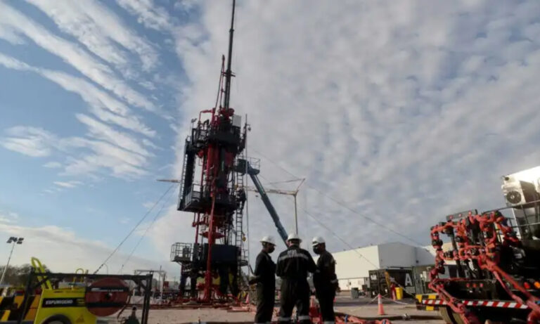 Vaca Muerta, Proshale, AESA, YPF, pozo horizontal, récord técnico, industria energética, ingeniería petrolera,