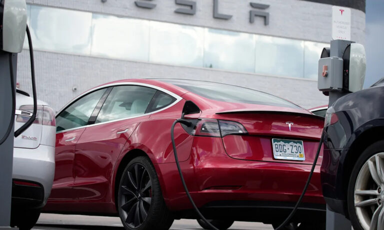 Tesla, NHTSA, Estados Unidos, conducción autónoma, Full Self-Driving, Elon Musk, seguridad vial,