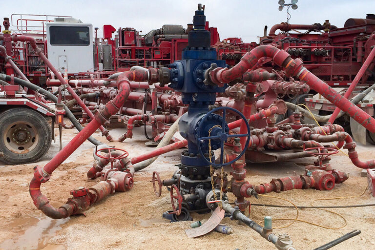 Vaca Muerta, refractura, pozos maduros, hidrocarburos, CAPEX, eficiencia, sostenibilidad, Calfrac, producción, innovación, SPE,