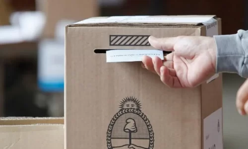 Urna de votación en elecciones legislativas en Argentina.