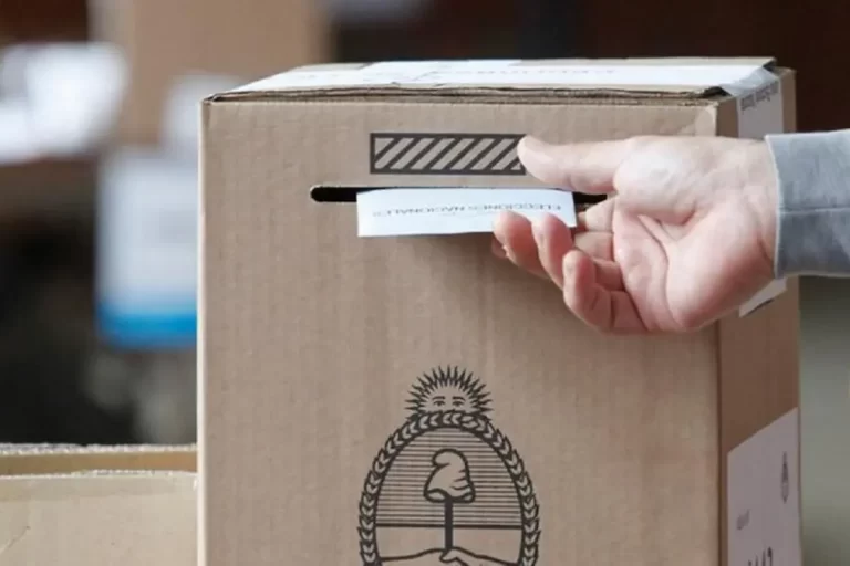 Urna de votación en elecciones legislativas en Argentina.