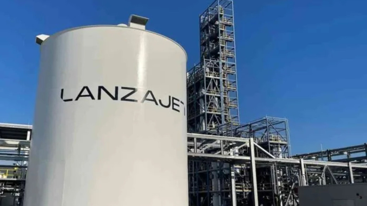 EEUU pone en marcha la primera planta comercial que transforma etanol en  combustible sustentable para aviones - Dinamicarg