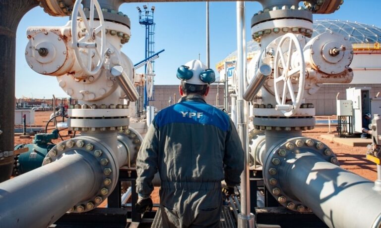 YPF, GNL, Vaca Muerta, inversión energética, JP Morgan, Adnoc, exportación, financiamiento internacional, petróleo y gas, shale oil,