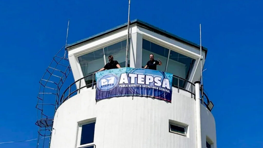 paro de controladores aéreos, ATEPSA, vuelos, aeropuertos, navegación aérea, EANA, transporte aéreo, conflicto gremial,
