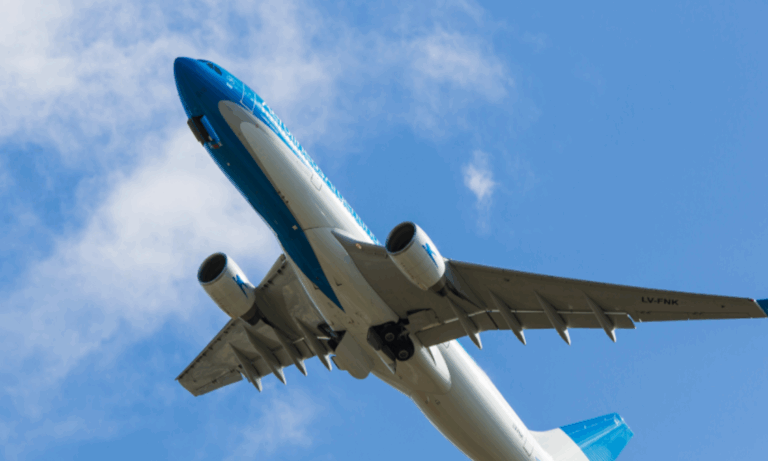 Aerolíneas Argentinas, Airbus A330, Río de Janeiro, Aeroparque, Ezeiza, ANAC, Tráfico aéreo, Temporada de verano, Transporte aéreo, Brasil, Boeing 737,