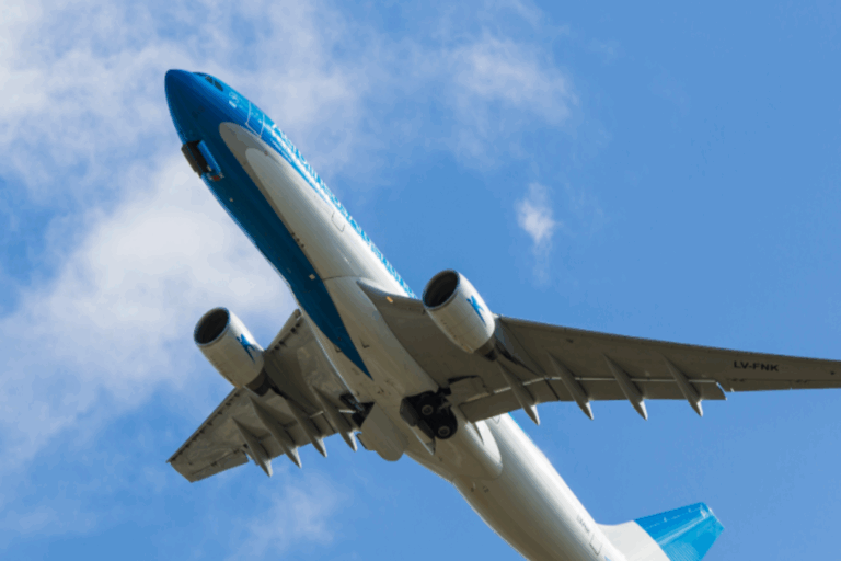 Aerolíneas Argentinas, Airbus A330, Río de Janeiro, Aeroparque, Ezeiza, ANAC, Tráfico aéreo, Temporada de verano, Transporte aéreo, Brasil, Boeing 737,
