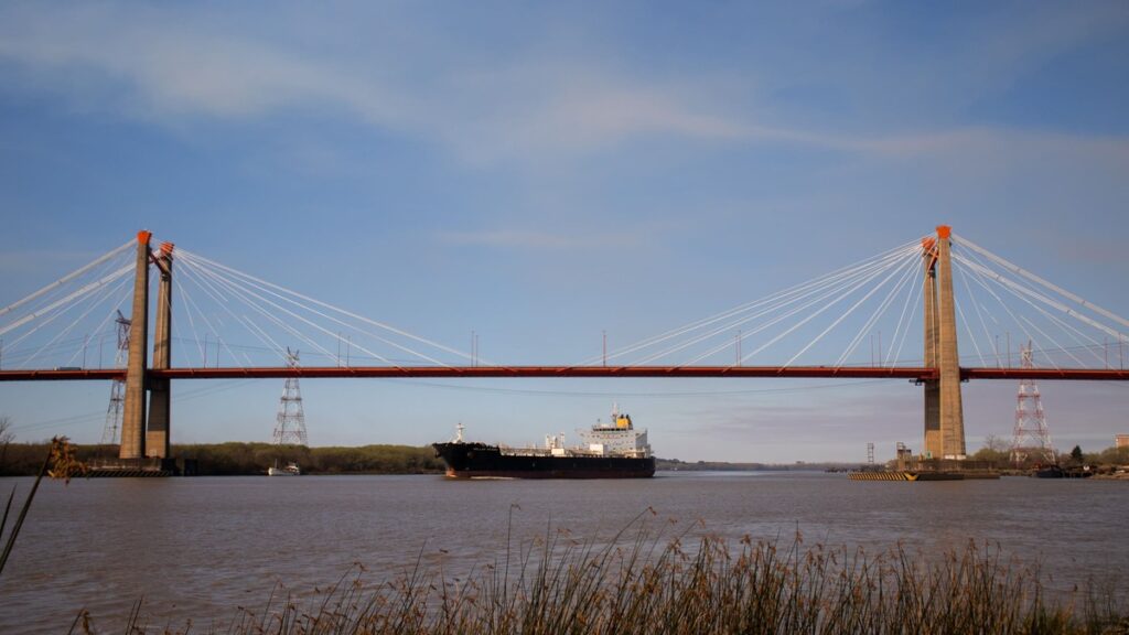 Hidrovía, Vía Navegable Troncal, buque,