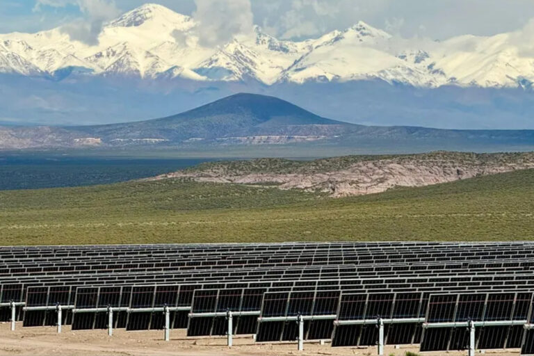 Mendoza: el Parque Solar San Rafael comenzó a operar de manera anticipada, con la entrada en servicio de 140 MW