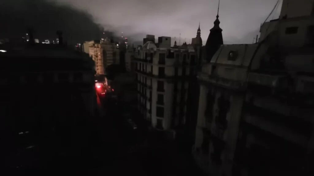 apagón, corte de luz, AMBA, sistema eléctrico, Edenor, Edesur, ENRE, energía eléctrica,