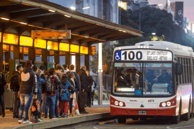 UTA, transporte urbano, colectivo, paritaria, aumento salarial, AMBA, medidas de fuerza, conflicto laboral, empresas de transporte, colectivos