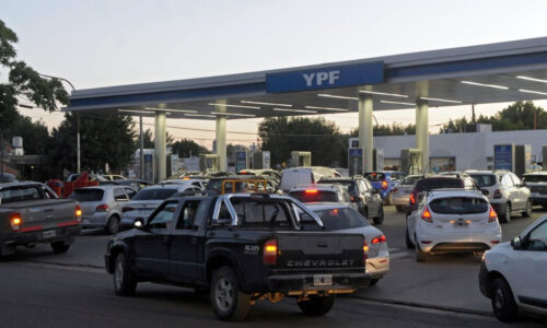 combustibles, estaciones de servicio, nafta premium, gasoil, consumo energético, mercado petrolero, YPF, Shell, Axion Energy, Puma Energy
