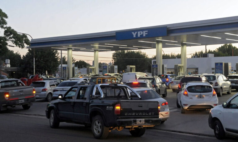 combustibles, estaciones de servicio, nafta premium, gasoil, consumo energético, mercado petrolero, YPF, Shell, Axion Energy, Puma Energy
