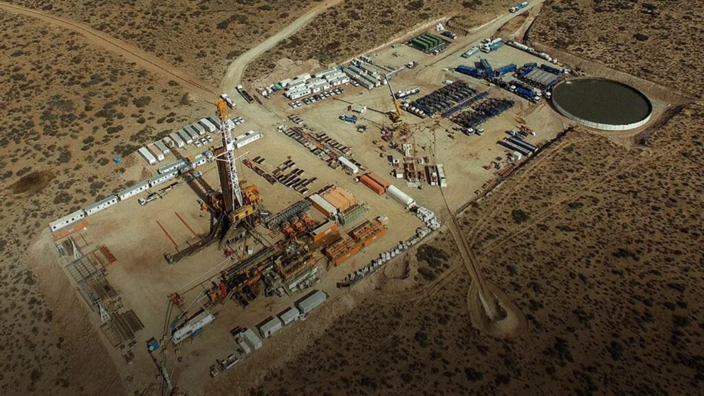 Vaca Muerta, shale oil, producción petrolera, infraestructura energética, ductos, exportaciones de petróleo, Rystad Energy, Cuenca Neuquina, Vaca Muerta Oil Sur,