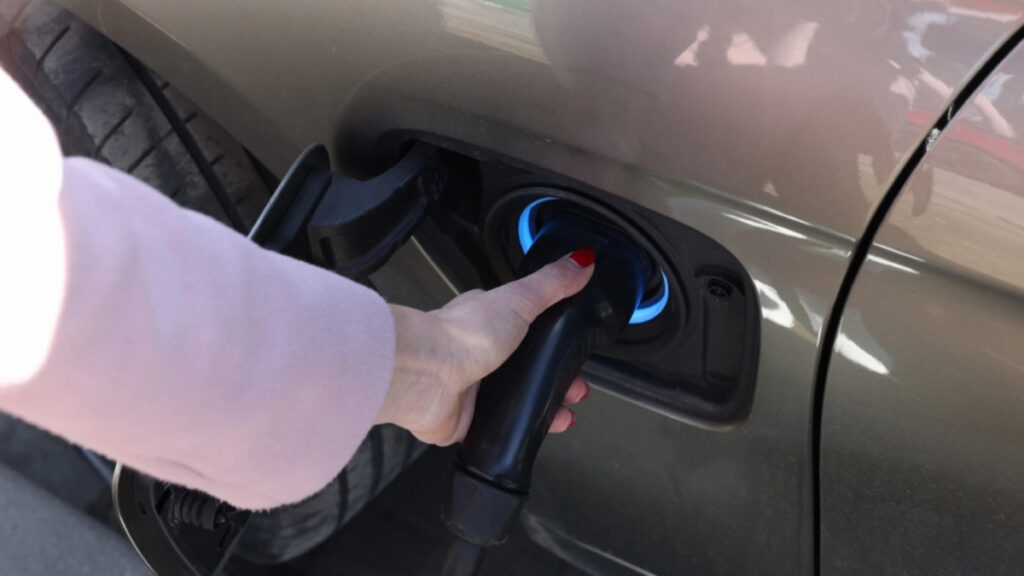 Tesla, BYD, Autos Eléctricos, Movilidad Eléctrica, Industria Automotriz, Mercado Global, China, Estados Unidos, Tecnología,