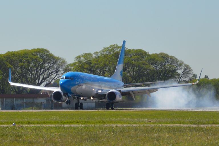 Aerolíneas Argentinas, Mundial 2026, vuelos internacionales, Miami, conectividad aérea, Rosario, Tucumán,
