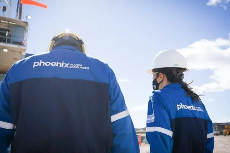 Phoenix Global Resources, Vaca Muerta, Río Negro, shale oil, Confluencia Sur, perforación, superpozo, producción de petróleo, no convencional,